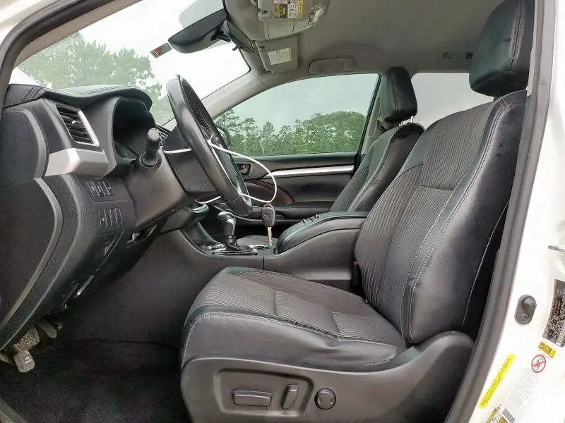 2018 TOYOTA HIGHLANDER LE  
