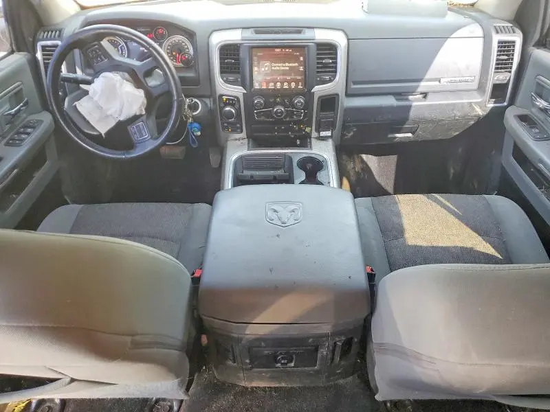 2016 RAM 1500 SLT  