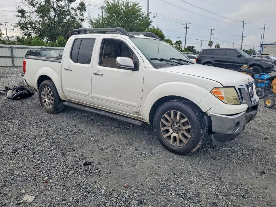 2010 NISSAN FRONTIER SE V6  