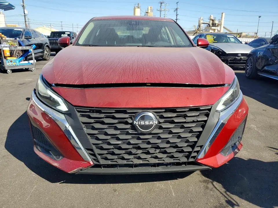 2023 NISSAN ALTIMA SV  