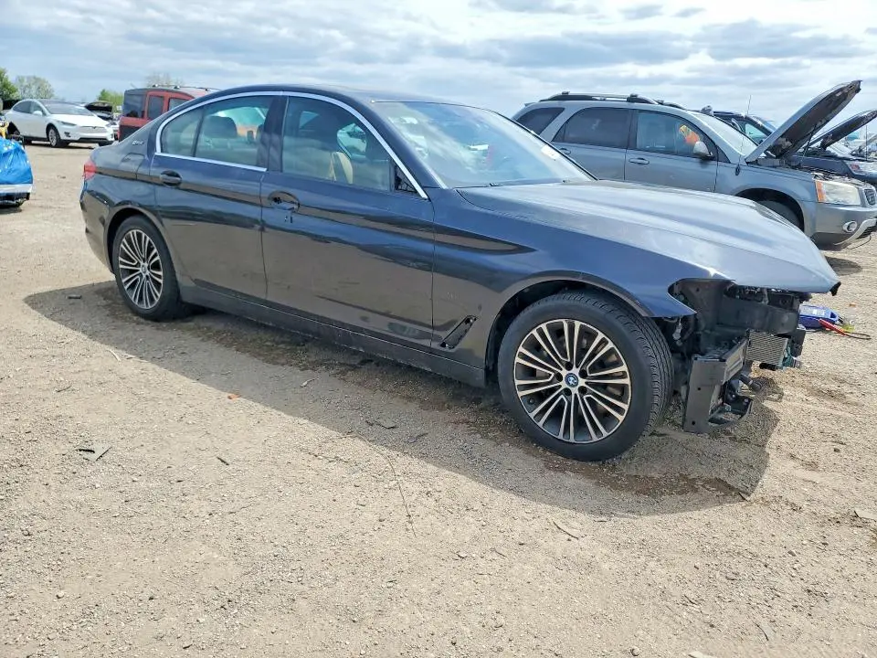 2019 BMW 530E   
