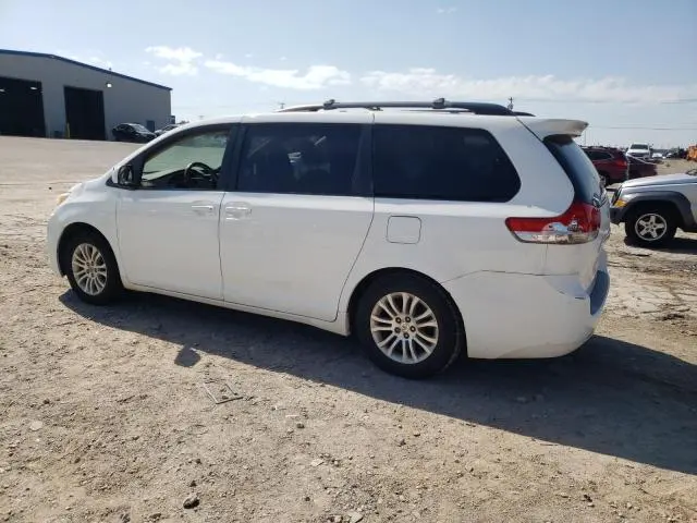 2011 TOYOTA SIENNA XLE  