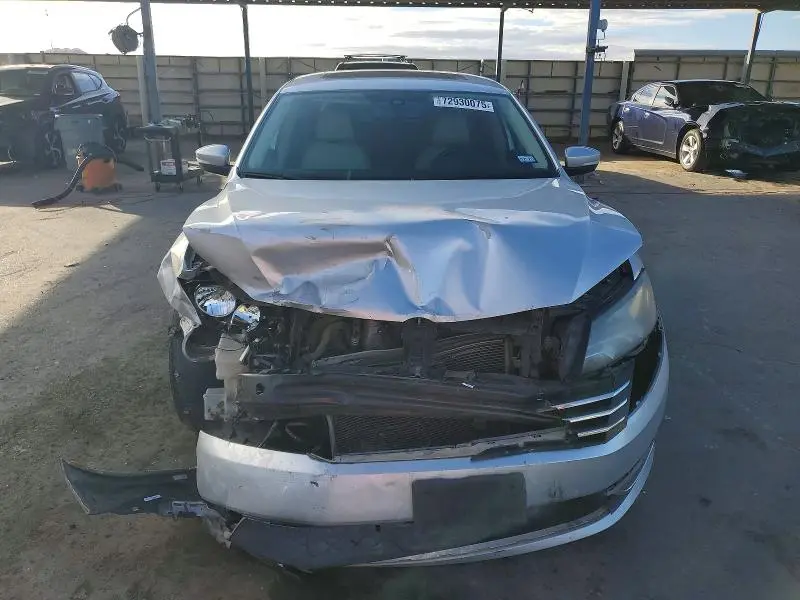 2013 VOLKSWAGEN PASSAT SE  