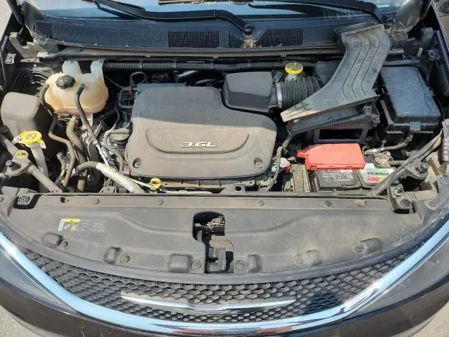 2017 CHRYSLER PACIFICA LX  