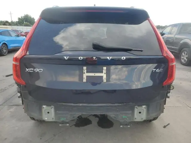 2017 VOLVO XC90 T6  