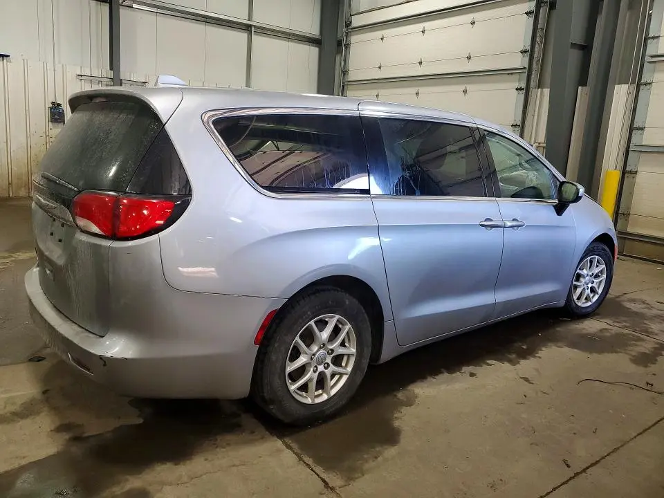 2017 CHRYSLER PACIFICA LX  