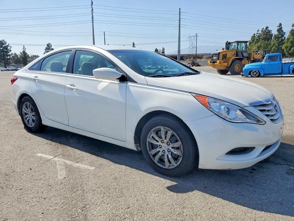 2011 HYUNDAI SONATA GLS  