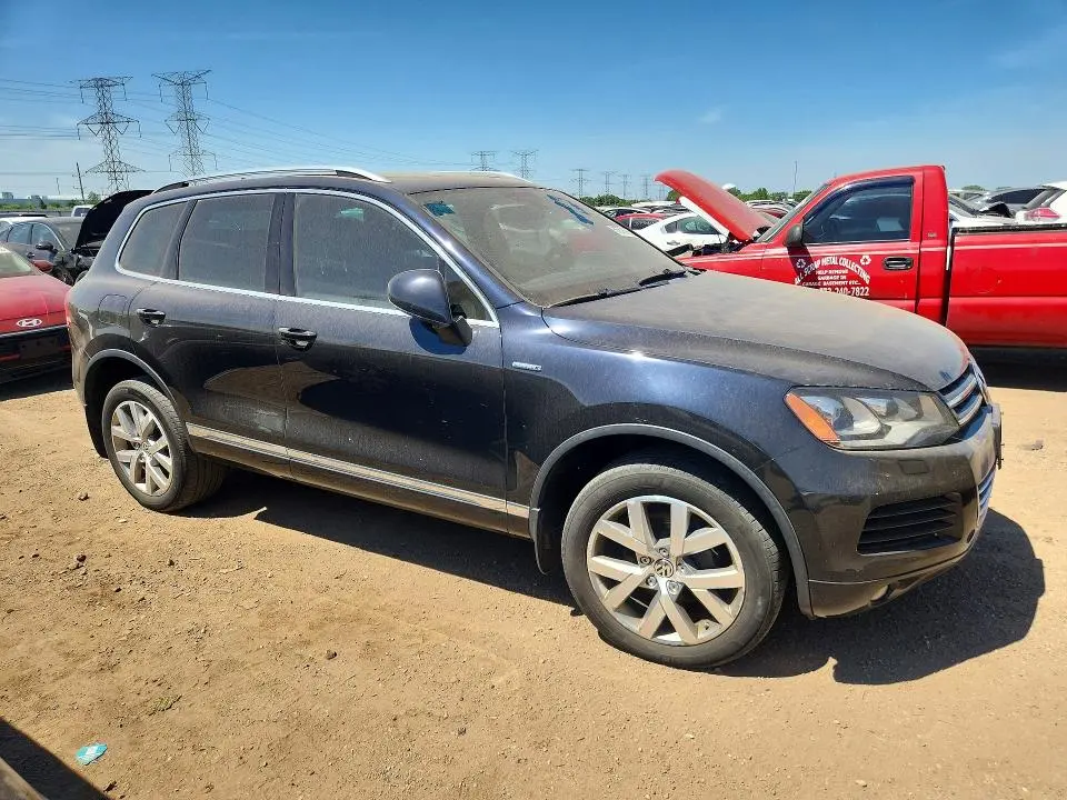2014 VOLKSWAGEN TOUAREG V6 TDI  