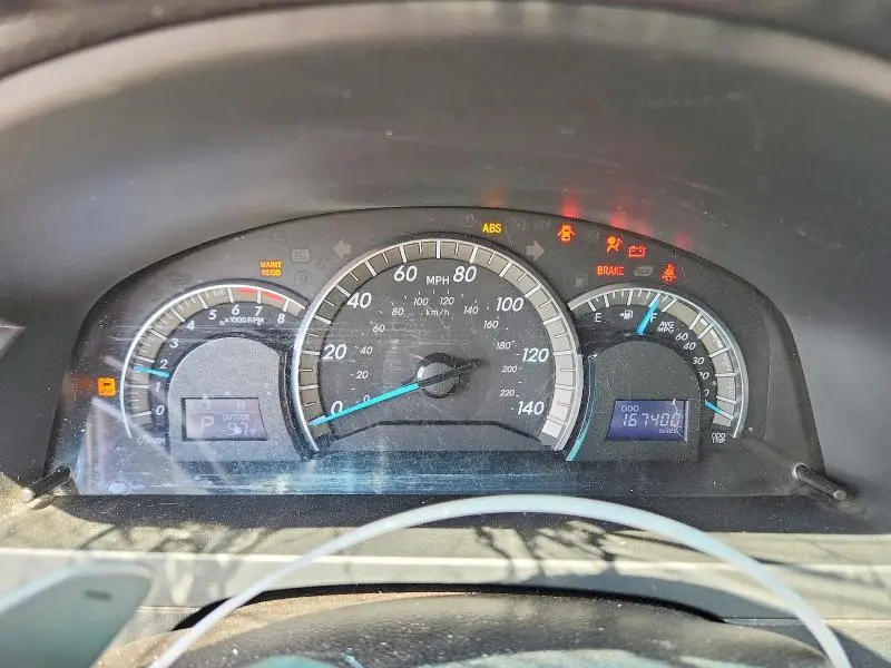 2014 TOYOTA CAMRY SE  