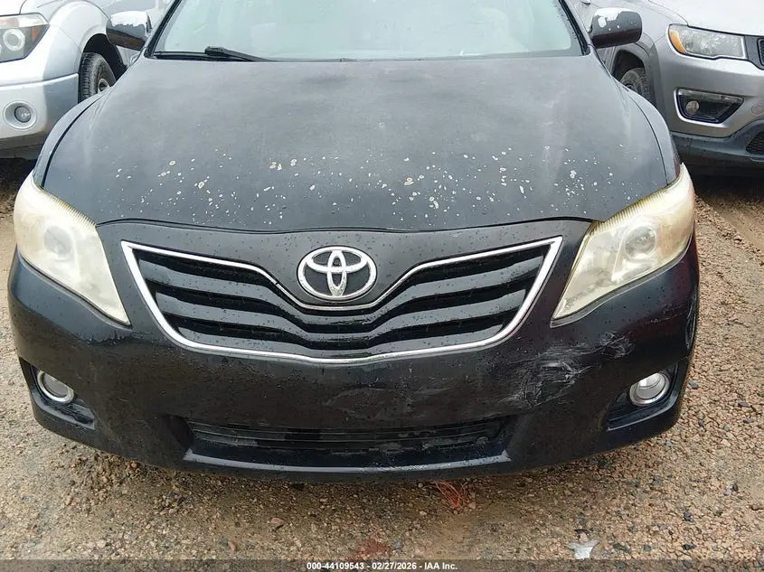 2011 TOYOTA CAMRY LE