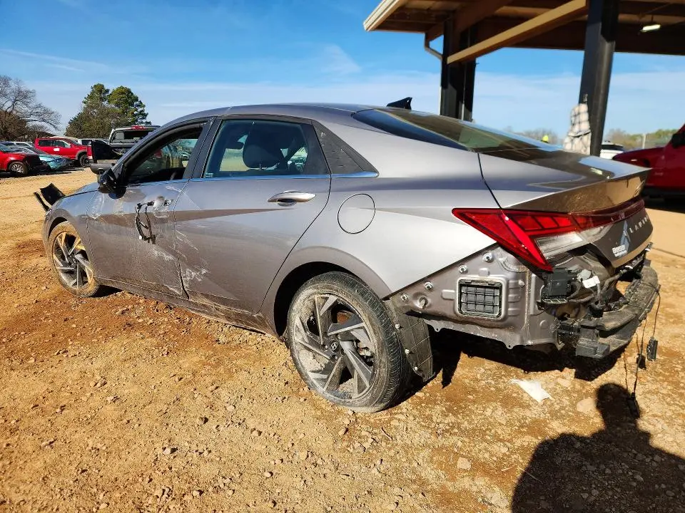 2024 HYUNDAI ELANTRA SEL  