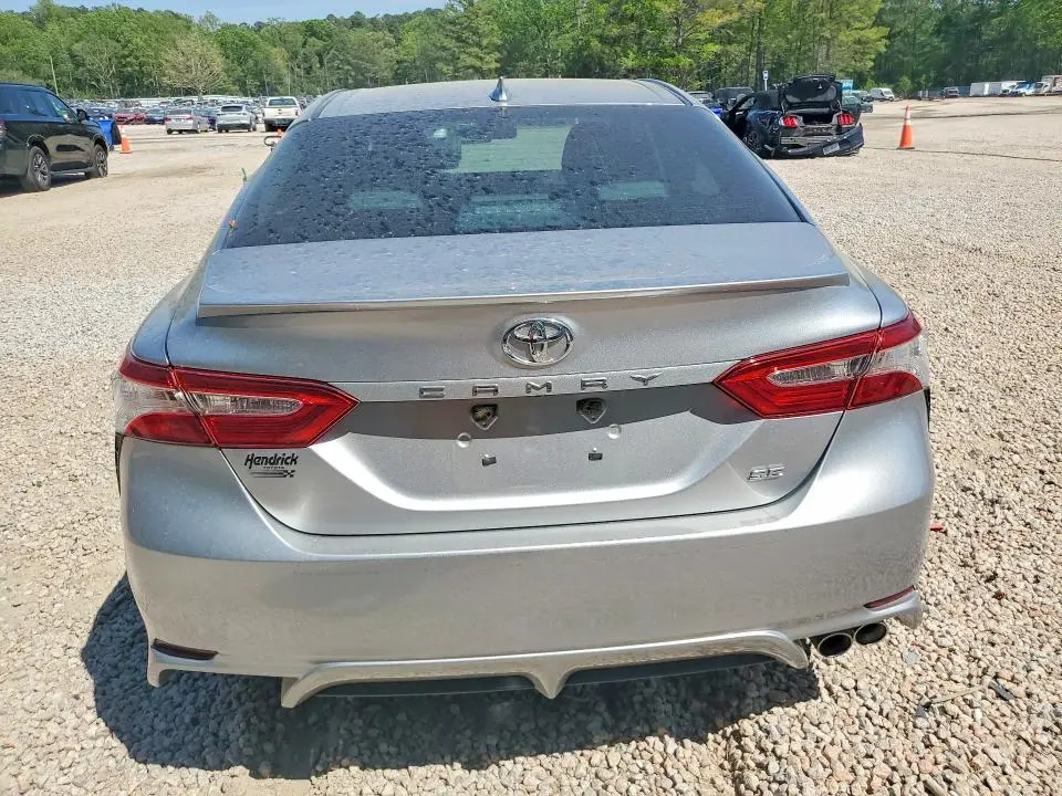 2020 TOYOTA CAMRY SE  