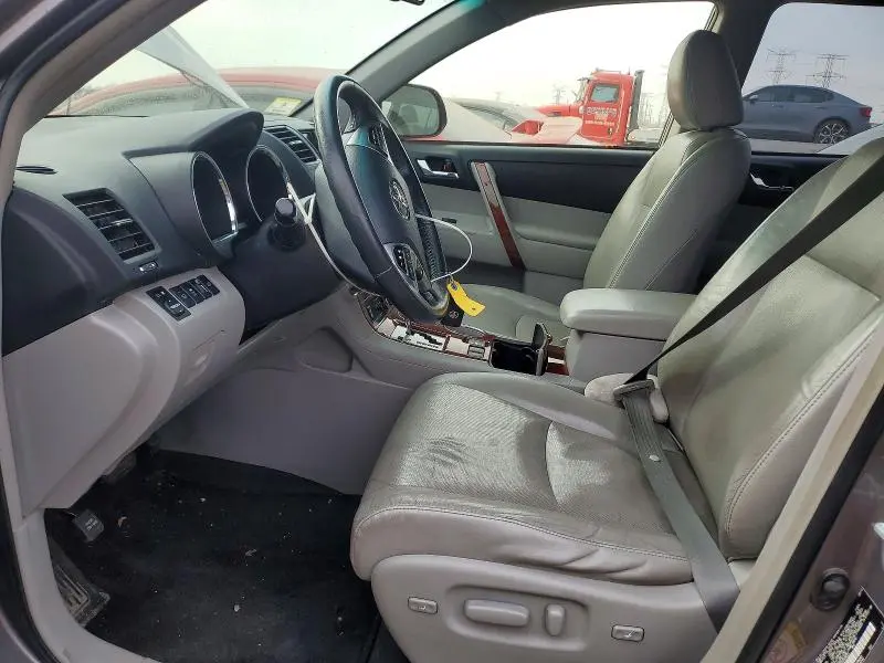 2012 TOYOTA HIGHLANDER   