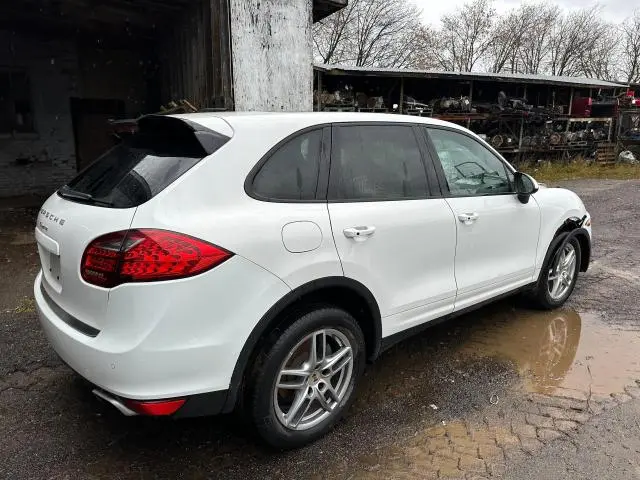 2013 PORSCHE CAYENNE   