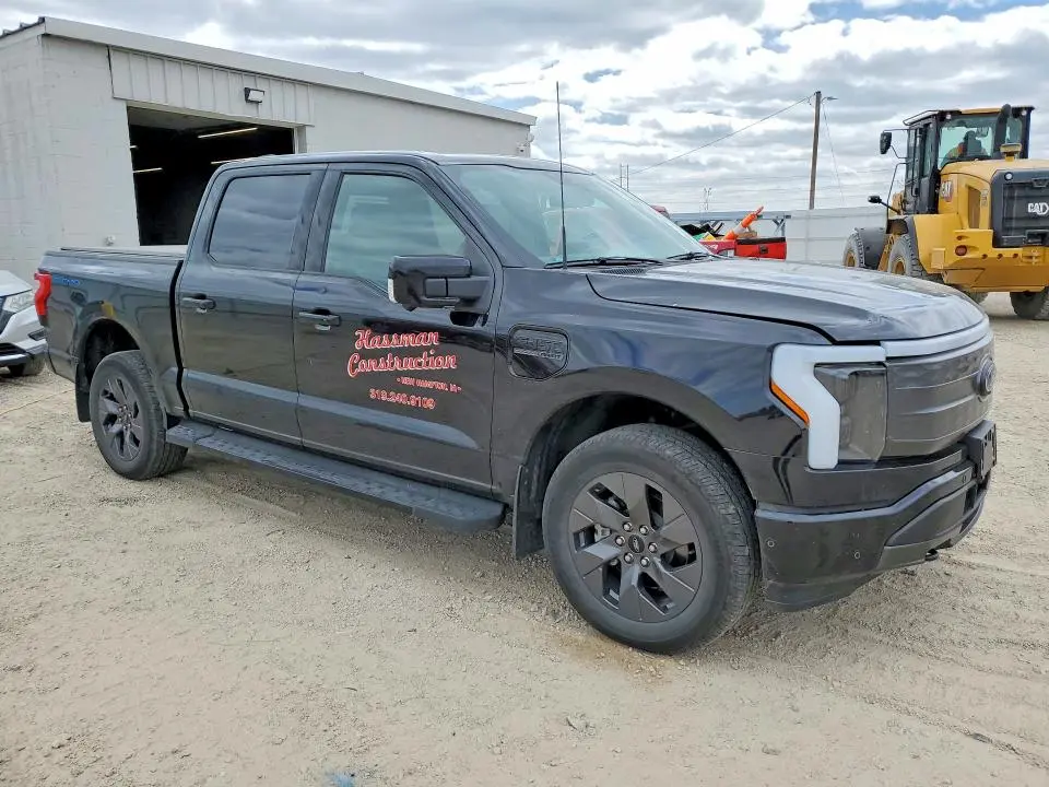 2022 FORD F150 LIGHTNING PRO  