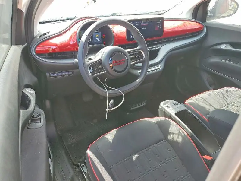 2024 FIAT 500 E RED  