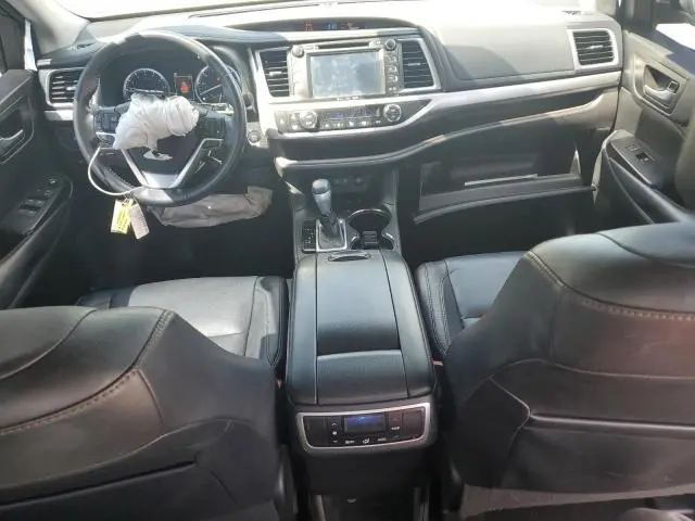 2018 TOYOTA HIGHLANDER SE  