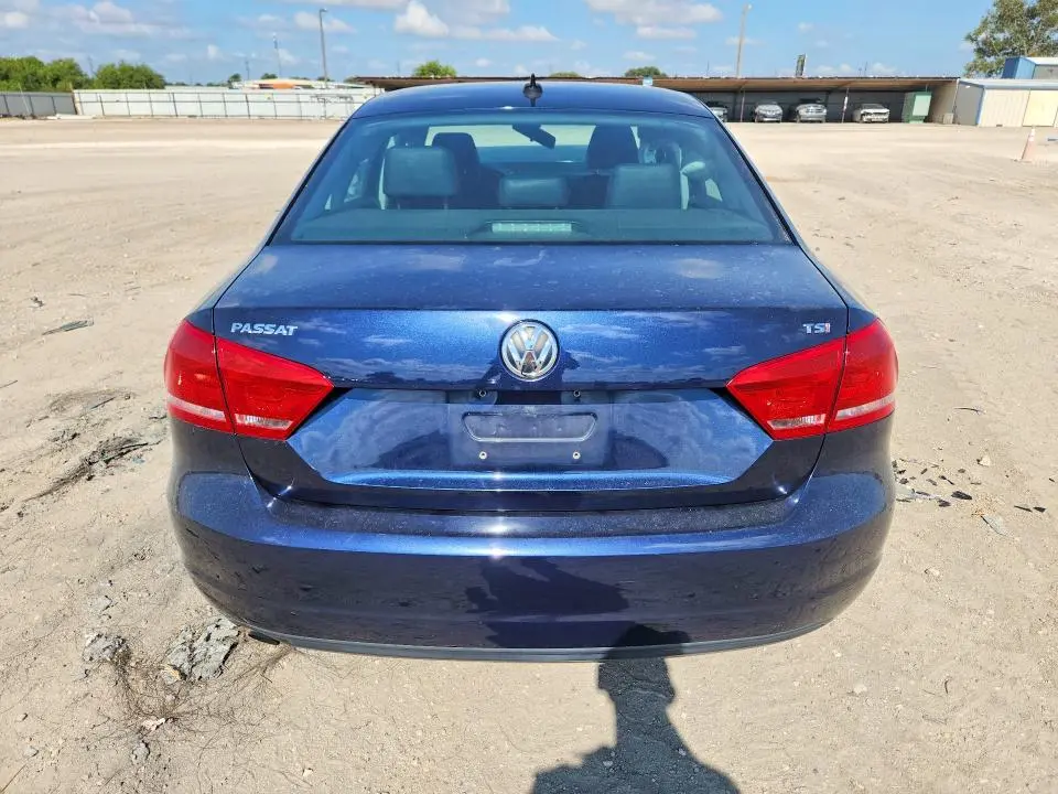 2015 VOLKSWAGEN PASSAT S  