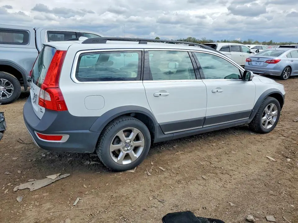 2010 VOLVO XC70 3.2  