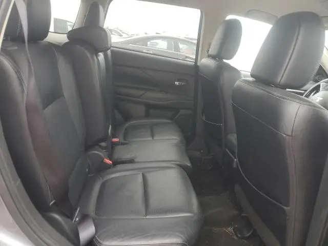 2016 MITSUBISHI OUTLANDER SE