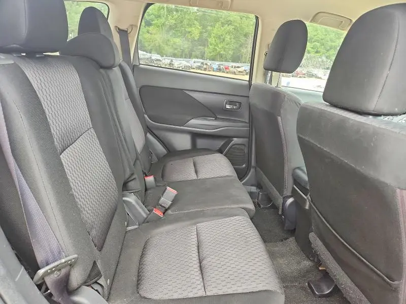 2014 MITSUBISHI OUTLANDER SE  