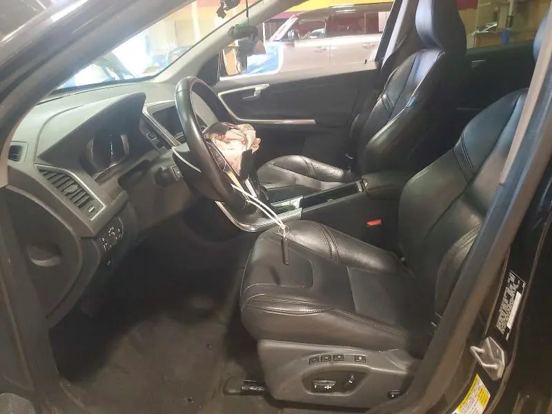 2017 VOLVO XC60 T5 DYNAMIC  