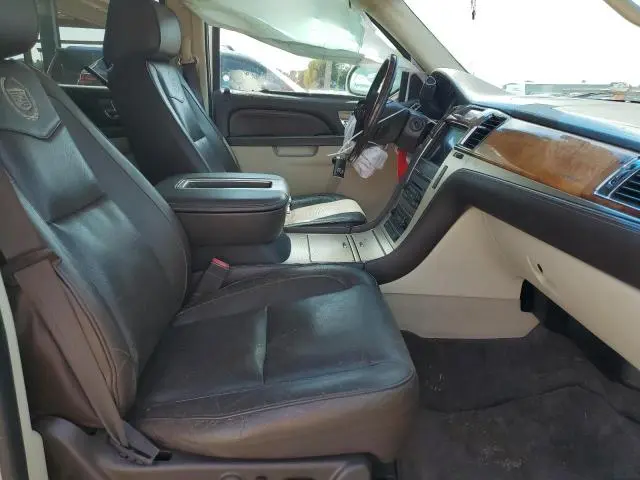 2011 CADILLAC ESCALADE PLATINUM  