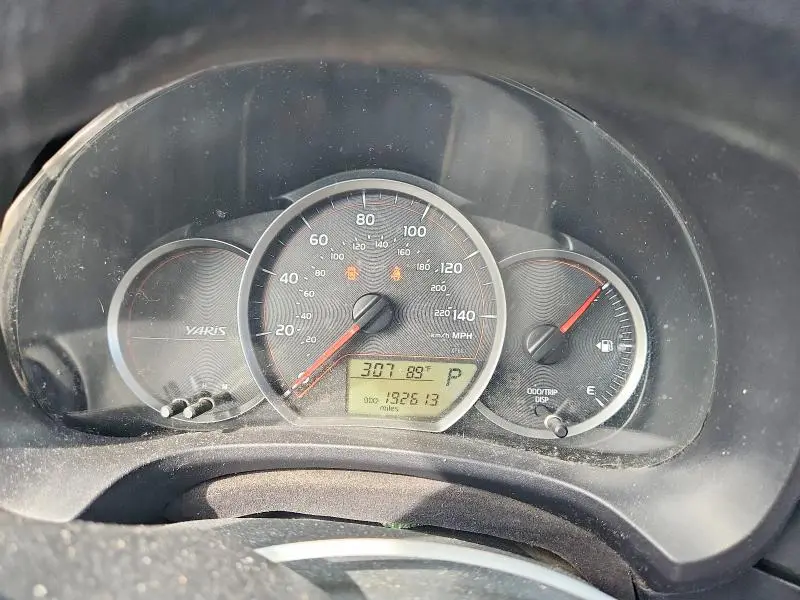 2013 TOYOTA YARIS 5-DOOR LE  