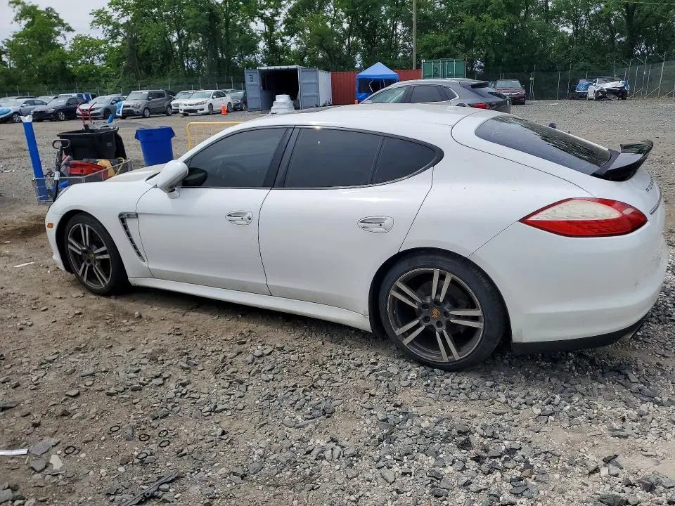 2013 PORSCHE PANAMERA 2  