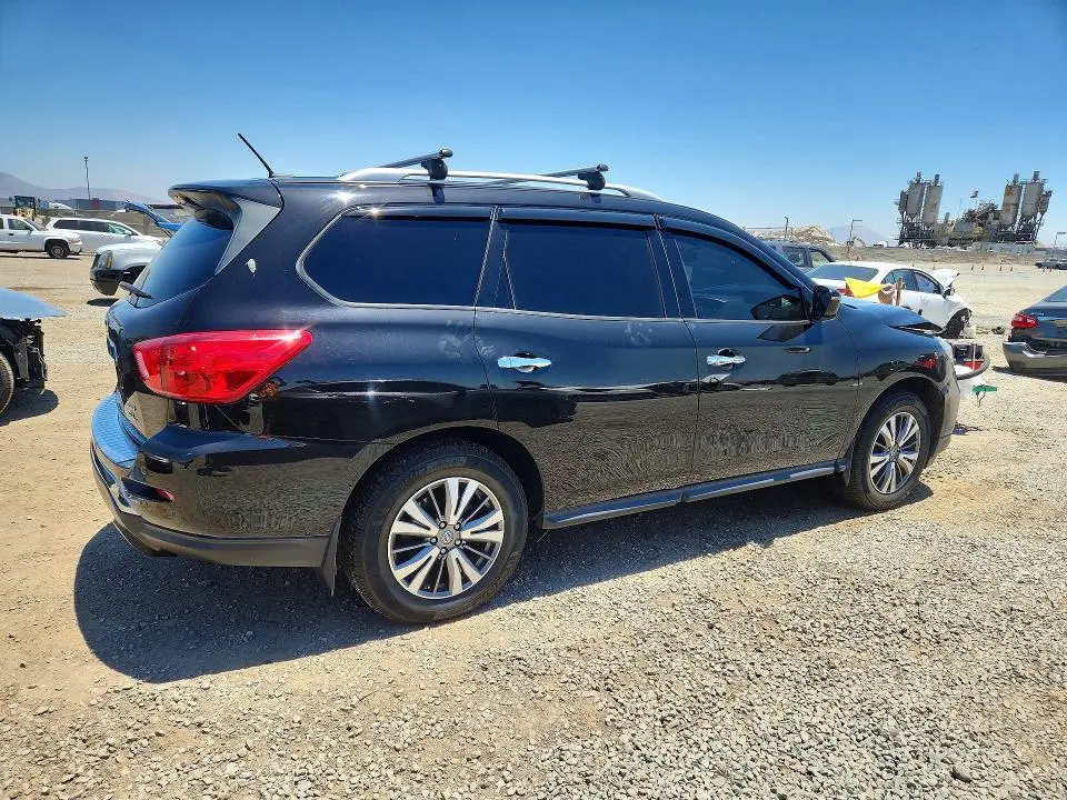 2018 NISSAN PATHFINDER SL  