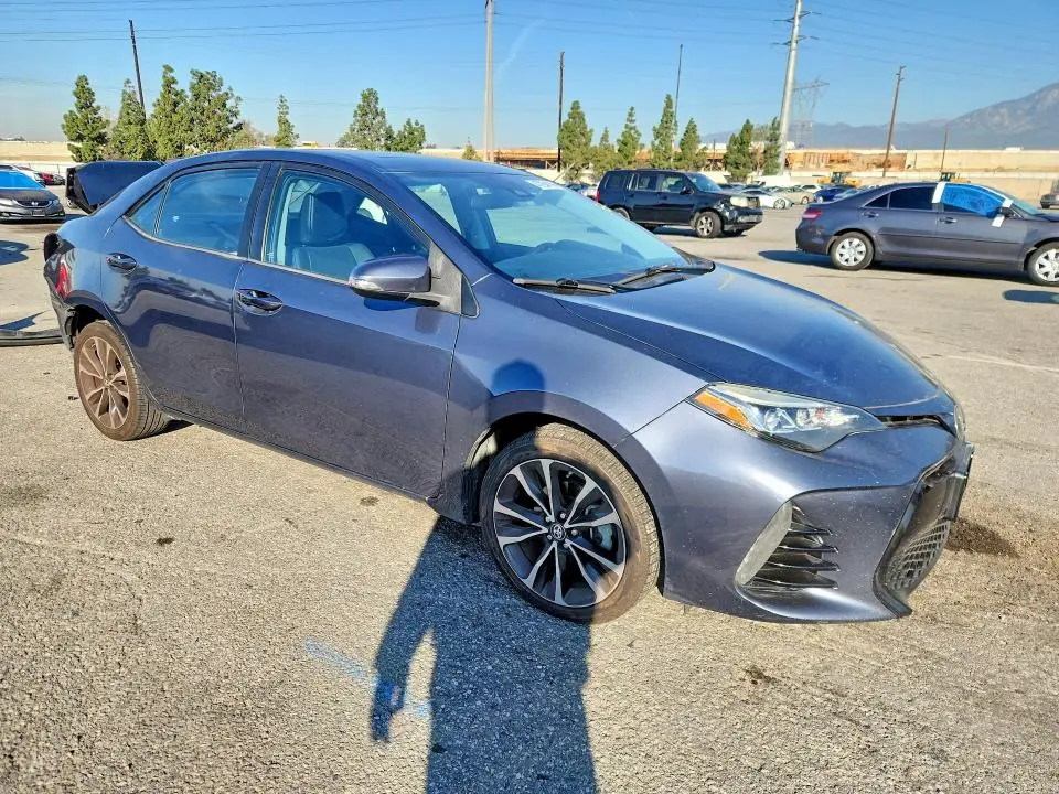 2017 TOYOTA COROLLA SE  