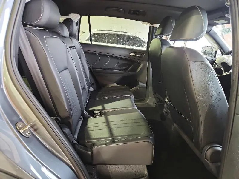 2022 VOLKSWAGEN TIGUAN SE R-LINE BLACK  