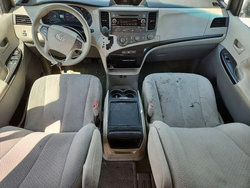 2011 TOYOTA SIENNA LE  