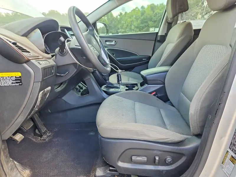 2017 HYUNDAI SANTA FE SE  