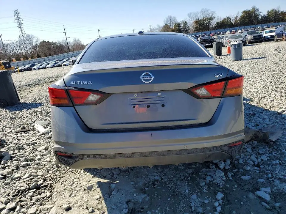 2021 NISSAN ALTIMA SV  