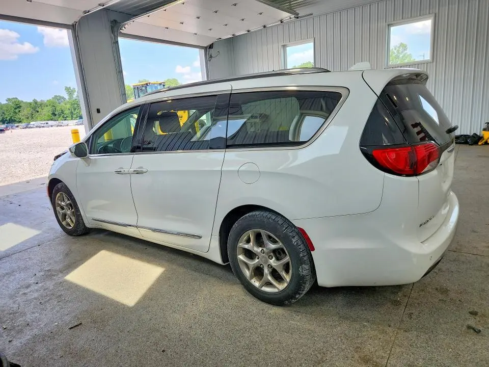 2018 CHRYSLER PACIFICA LIMITED  