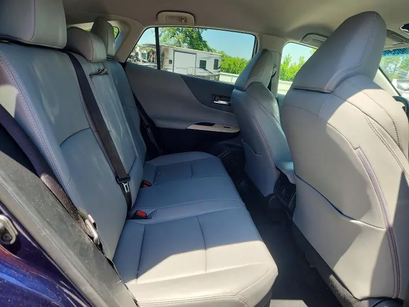 2022 TOYOTA VENZA XLE  
