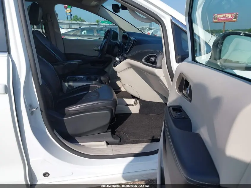 2023 CHRYSLER PACIFICA HYBRID TOURING L