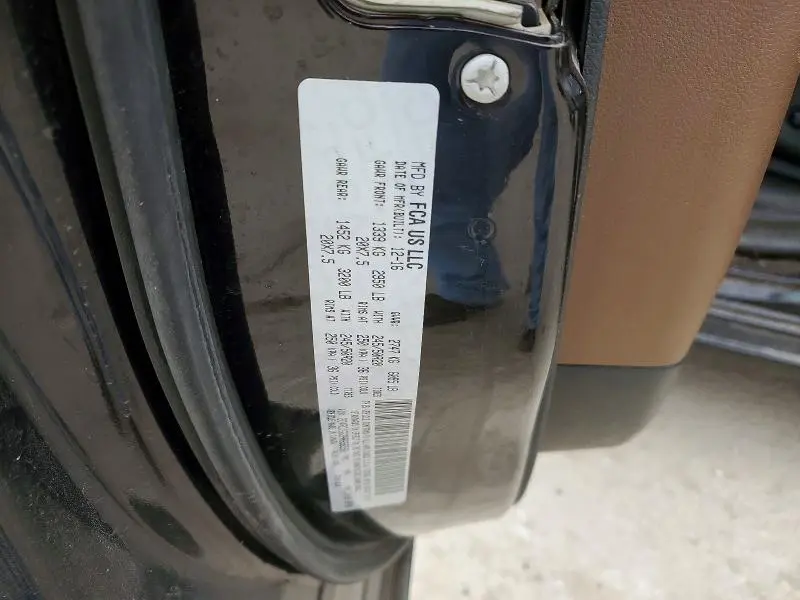 2017 CHRYSLER PACIFICA LIMITED  