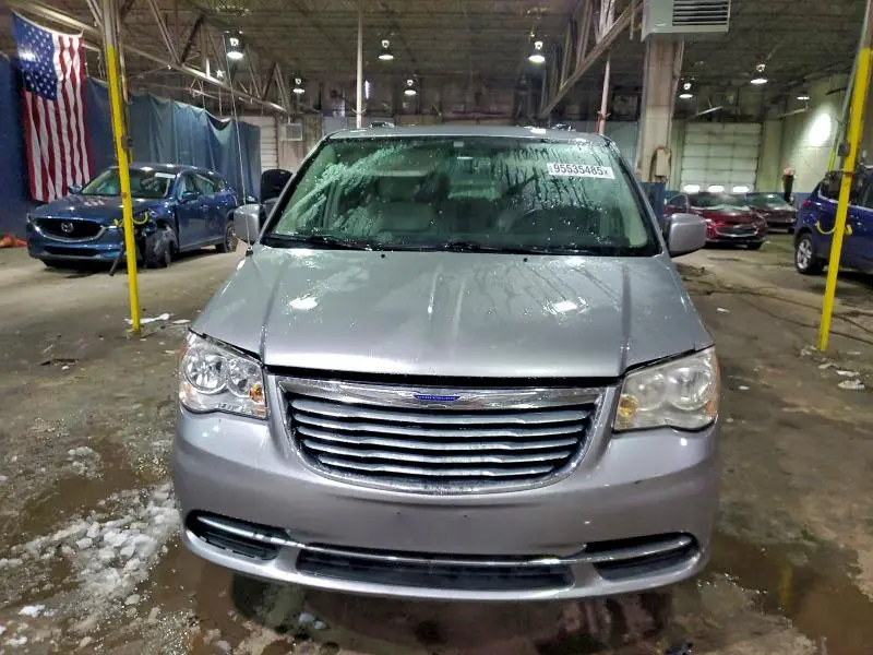 2016 CHRYSLER TOWN & COUNTRY LX  