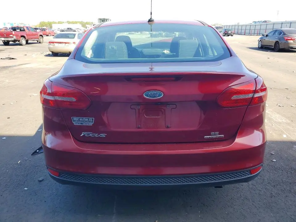 2016 FORD FOCUS SE  