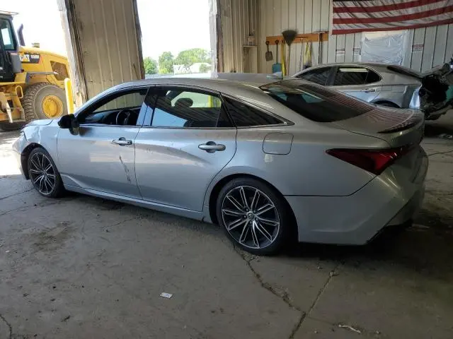 2019 TOYOTA AVALON XLE  