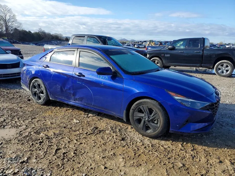 2023 HYUNDAI ELANTRA SEL  