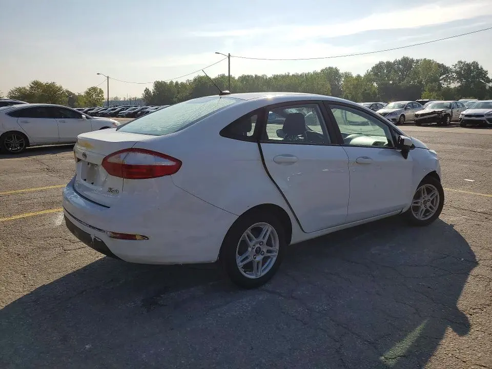 2017 FORD FIESTA SE  