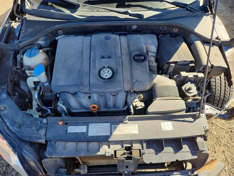 2013 VOLKSWAGEN PASSAT SE  