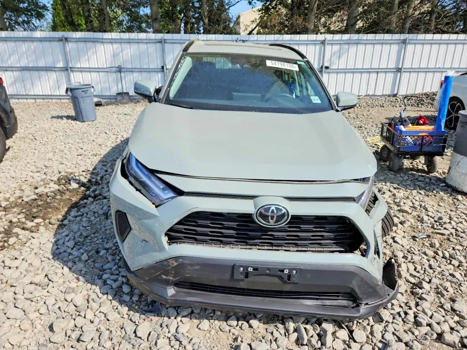 2022 TOYOTA RAV4 XLE  