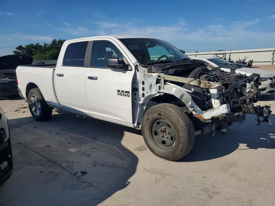 2017 RAM 1500 SLT  