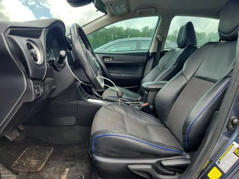 2018 TOYOTA COROLLA SE  