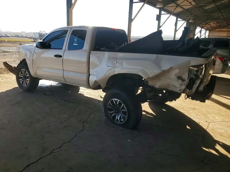 2017 TOYOTA TACOMA SR  