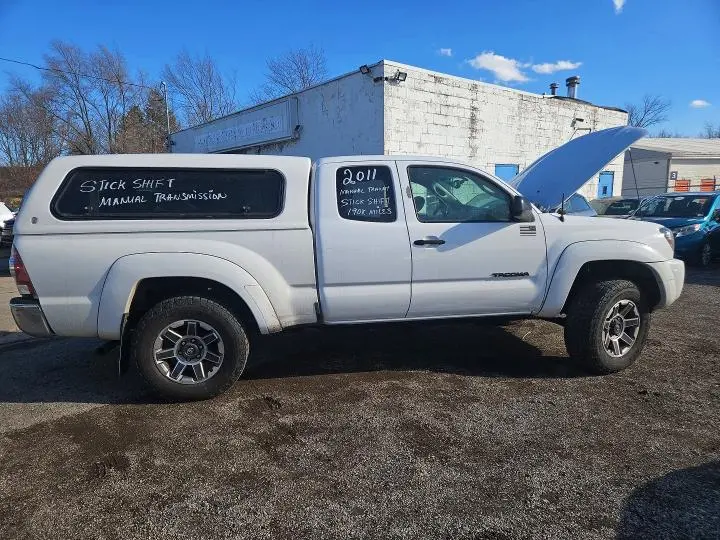 2011 TOYOTA TACOMA V6  